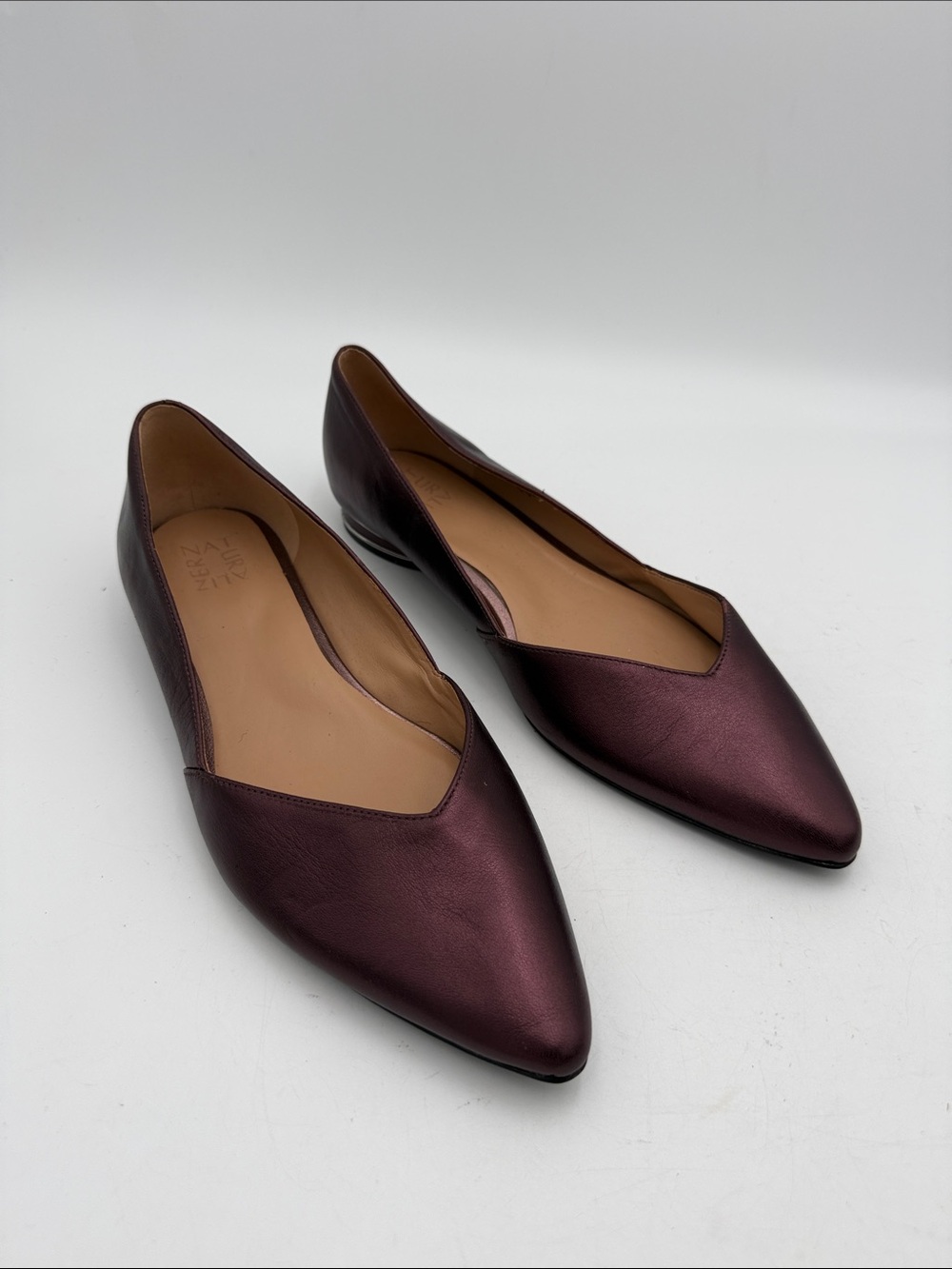 Naturalizer Pointed V-Cut Leather Flats in Deep Plum women 12W SLIP ON event